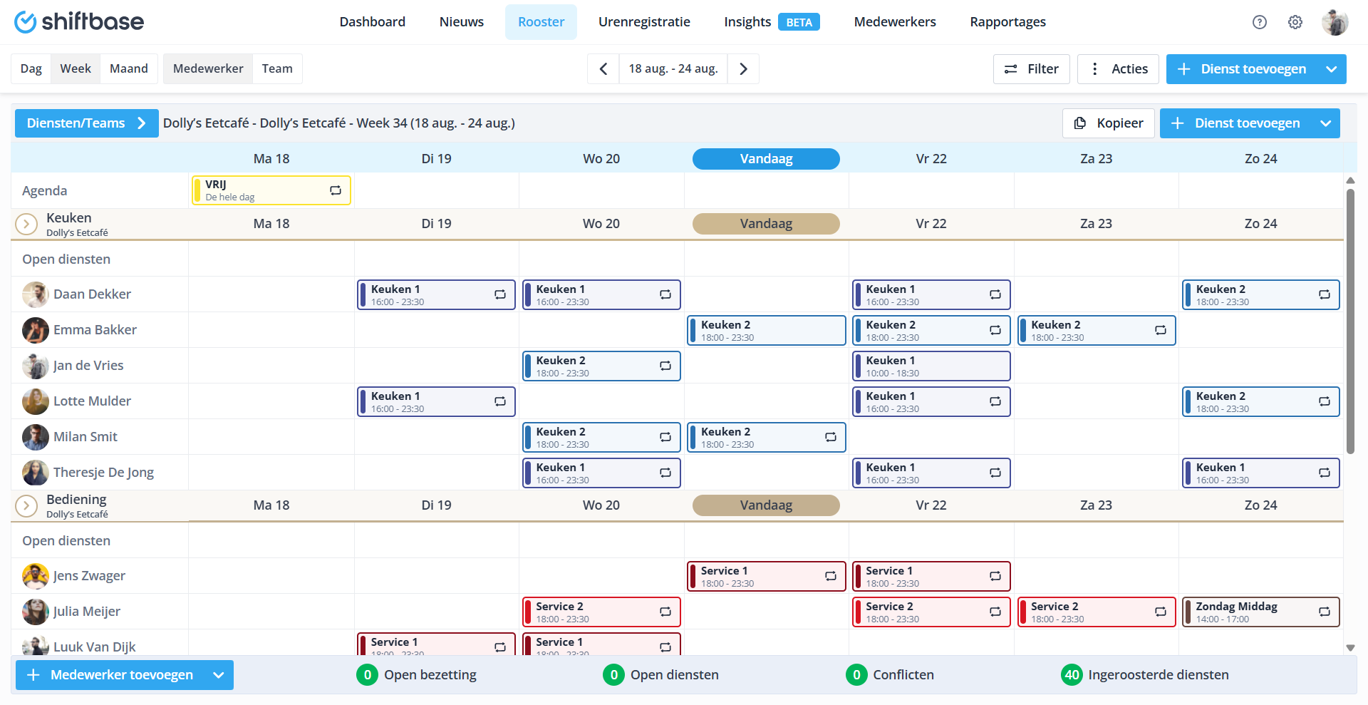 Je kijkt naar het rooster van deze week.
Medewerkers klokken in, diensten worden gevolgd, en urenstaat vullen zich op de achtergrond.

Minder administratie voor jou. Laten we kijken hoe in- en uitklokken werkt.