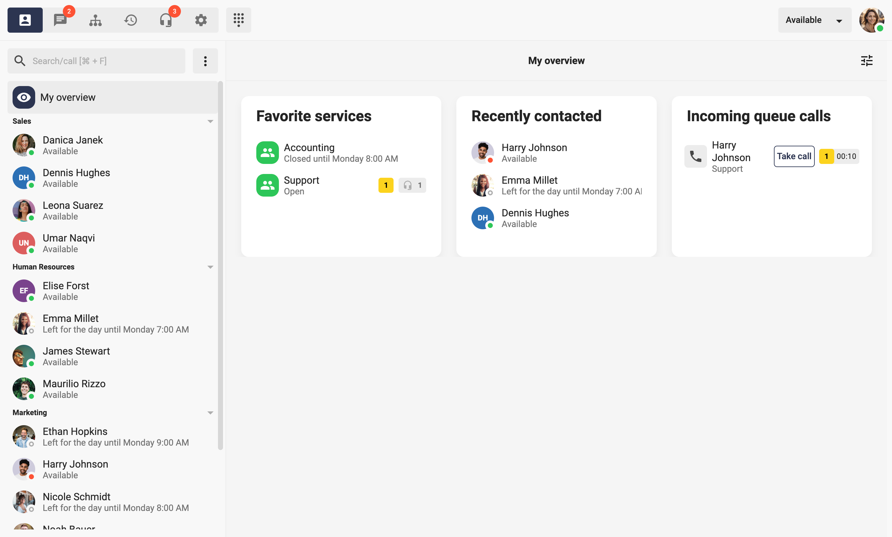 Commençons par l'onglet Contacts. Ici, vous pouvez voir tous vos collègues et leur disponibilité directement dans l'application.